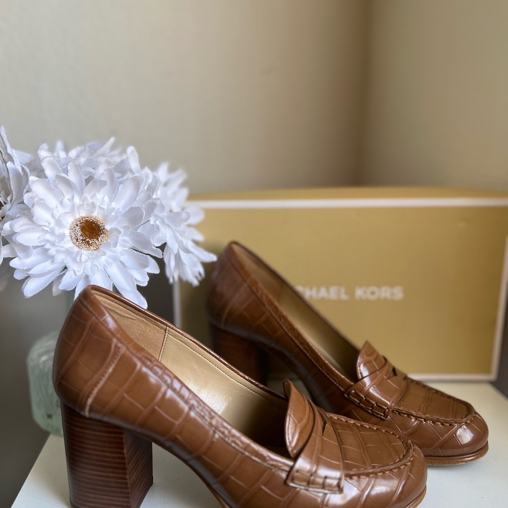 Classy Michael Kors Women’s Loafers